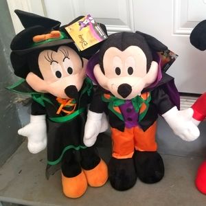 Mickey and Minnie Halloween Greeters